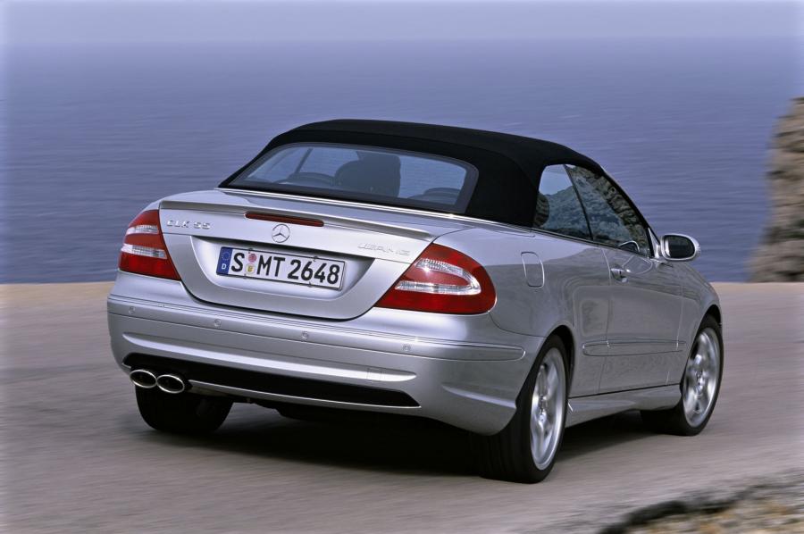  Mercedes-Benz CLK55 AMG Cabriolet 2004 года  (фото 23 из 35)